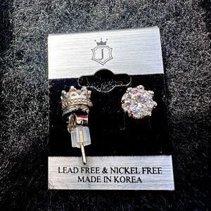 JOY brand Premium Round Cut CZ Stud Earrings in unique crown setting.